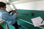 防靜電桌墊的工作原理是什么？